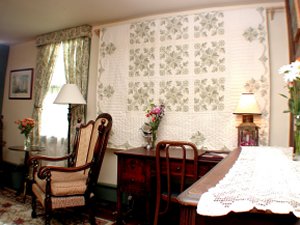 Russell Suite, Mystic Bed and Breakfast